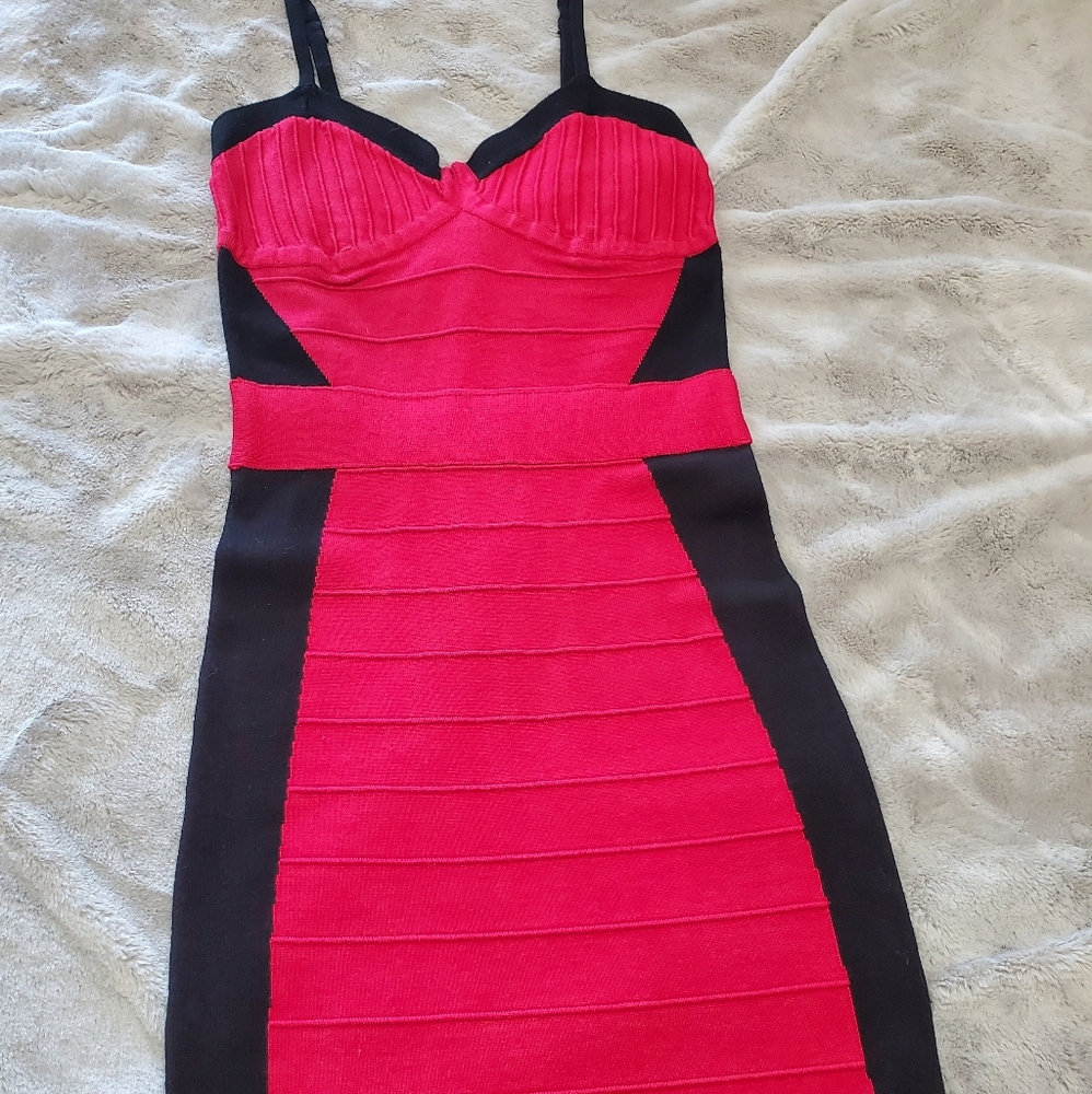 2b Bebe Red & Black Bodycon Bandage sweater dress